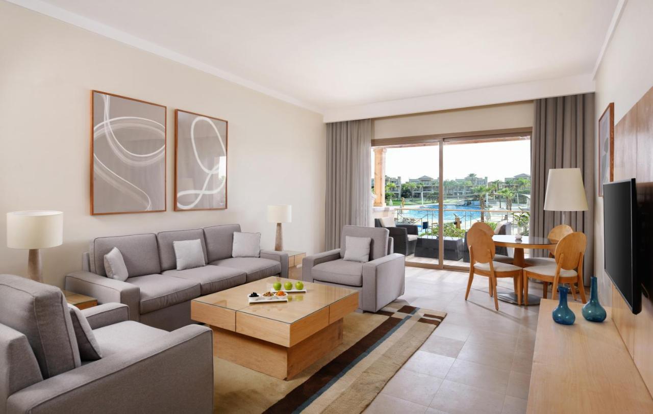 Jaz Little Venice Golf Resort Ain Sukhna Ngoại thất bức ảnh A living room at the resort