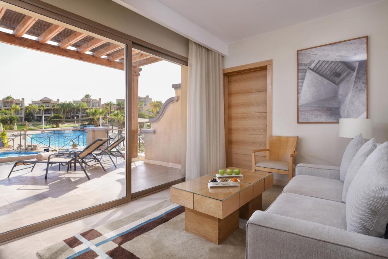 Jaz Little Venice Golf Resort Ain Sukhna Ngoại thất bức ảnh A suite at the resort