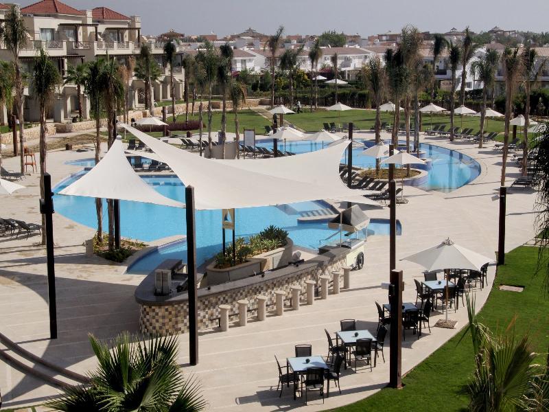 Jaz Little Venice Golf Resort Ain Sukhna Ngoại thất bức ảnh Pool at the Kempinski Hotel, Golden Mile, Marbella, Spain